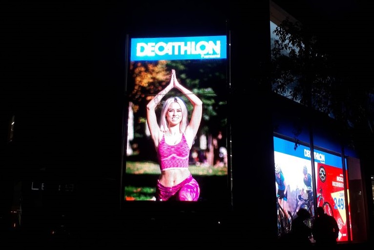 Rotulación y soportes para Decathlon · Titchfield Iberia
