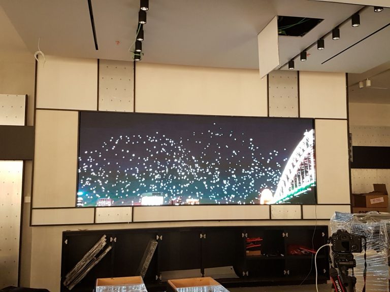 Soportes para la tienda de Mango en Londres · Titchfield Iberia