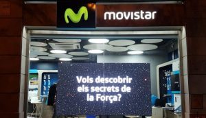Soportes digitales para tiendas Movistar · Titchfield Iberia