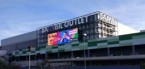 Soportes publicitarios para Sambil Outlet · Titchfield Iberia