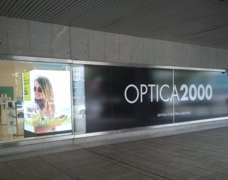Escaparates digitales para Óptica 2000 · Titchfield Iberia
